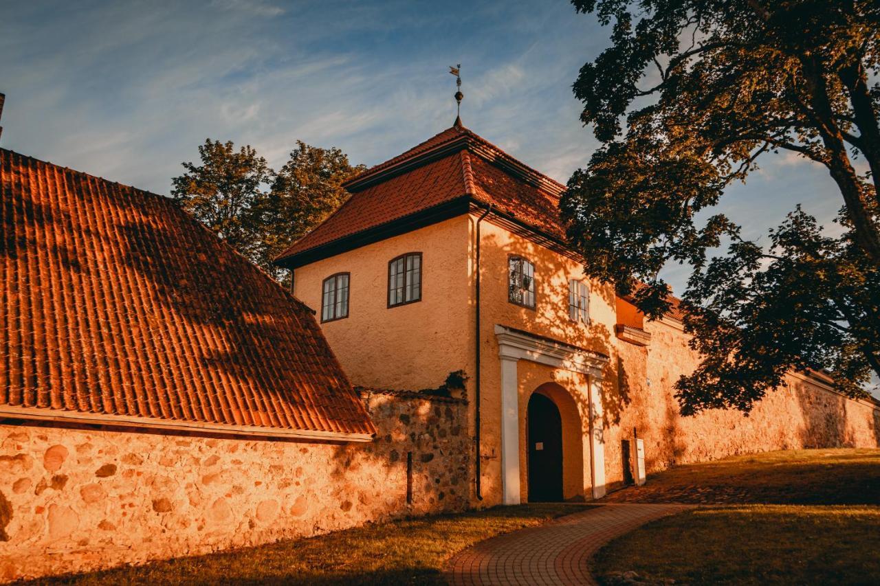 Slokenbekas Muiza Hotel Milzkalne Exterior photo